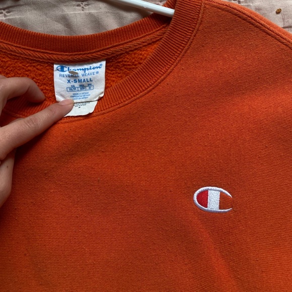 Cropped sweater - Picture 2 of 2